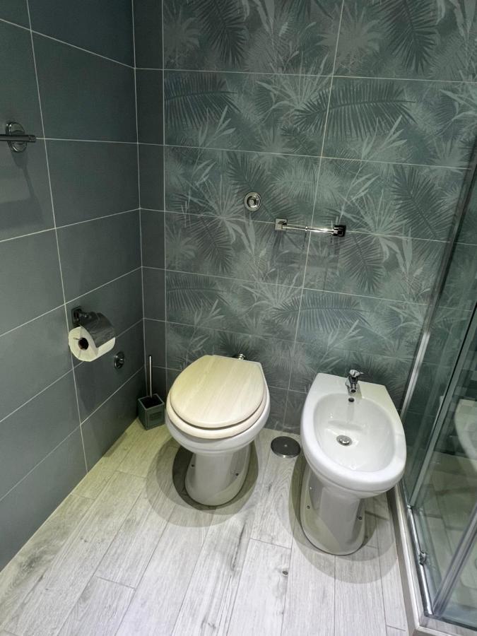 Bed and Breakfast La Casa Di Raffaele Napoli Centro Екстер'єр фото